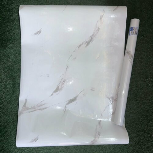 Ce papier peint (ou revêtement adhésif) présente un motif marbré classique et lumineux en blanc et gris.
autocollant 10m*0.60cm