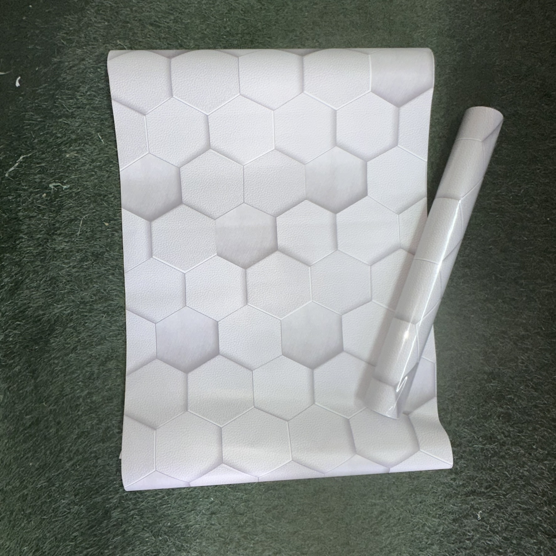 Papier Peint "Carrelage Hexagonal 3D Mat"
Papier Peint Intissé Effet Carrelage Hexagonal 3D – Blanc Mat Géométrique
autocollant 10m*0.45cm